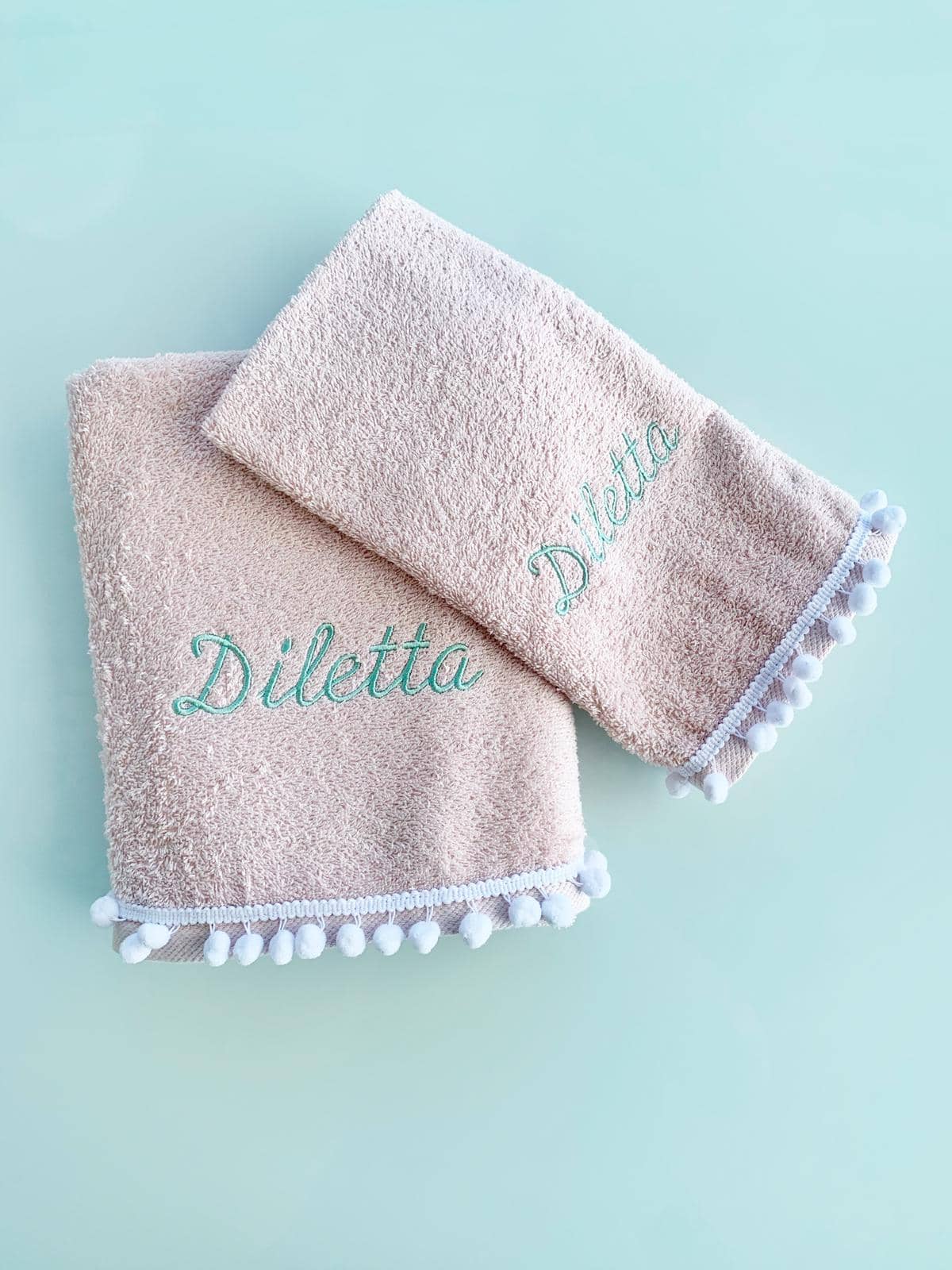 Set Asciugamani Personalizzati Rosa Baby e PonPon Bianco